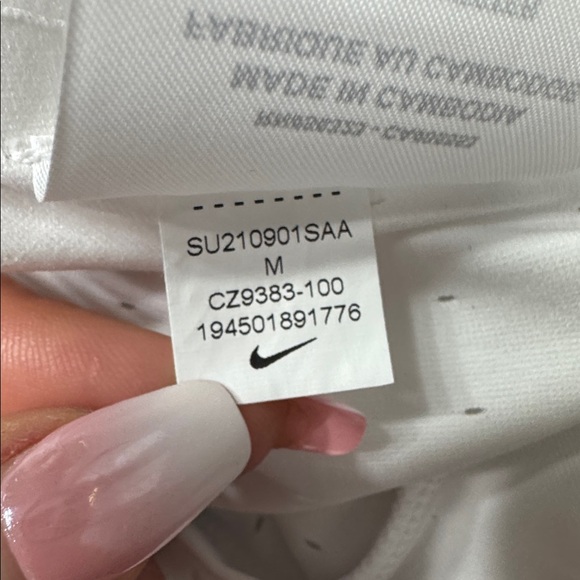 Nike AeroSwift Cropped Running Sport Top Size Medium - Picture 9 of 9